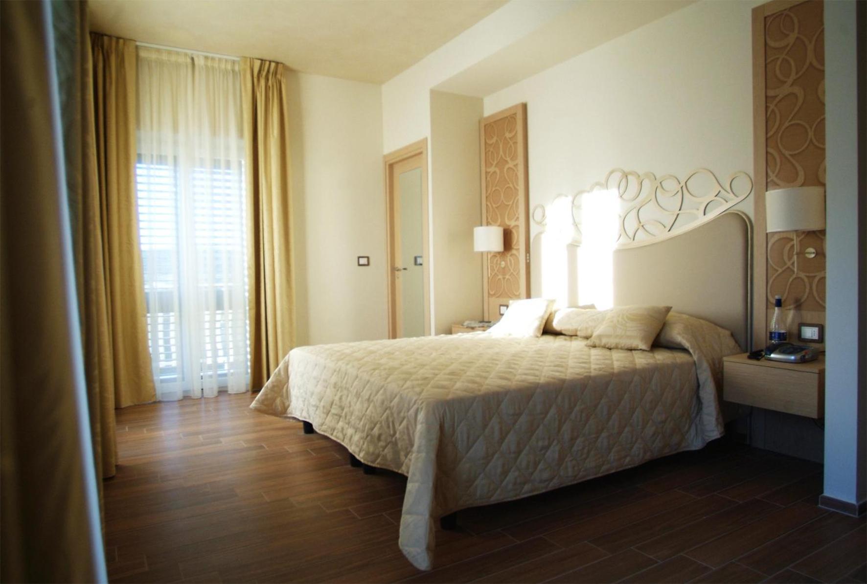 Hotel Duchessa Della Sila San Giovanni in Fiore Luaran gambar